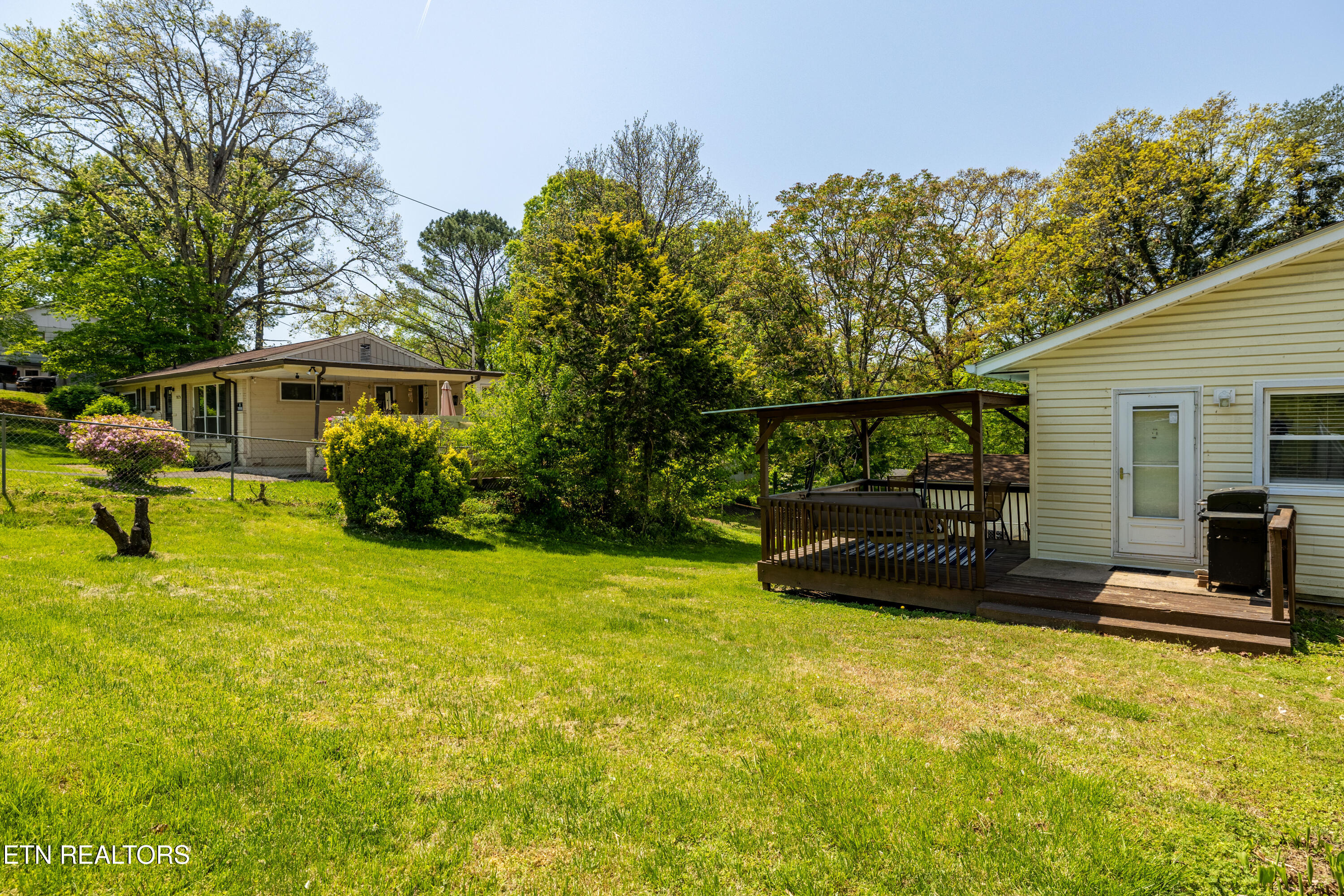 3808 Oakwood Lane Knoxville, TN 37921 - Photo 35 of 40 3808OakwoodLn-19