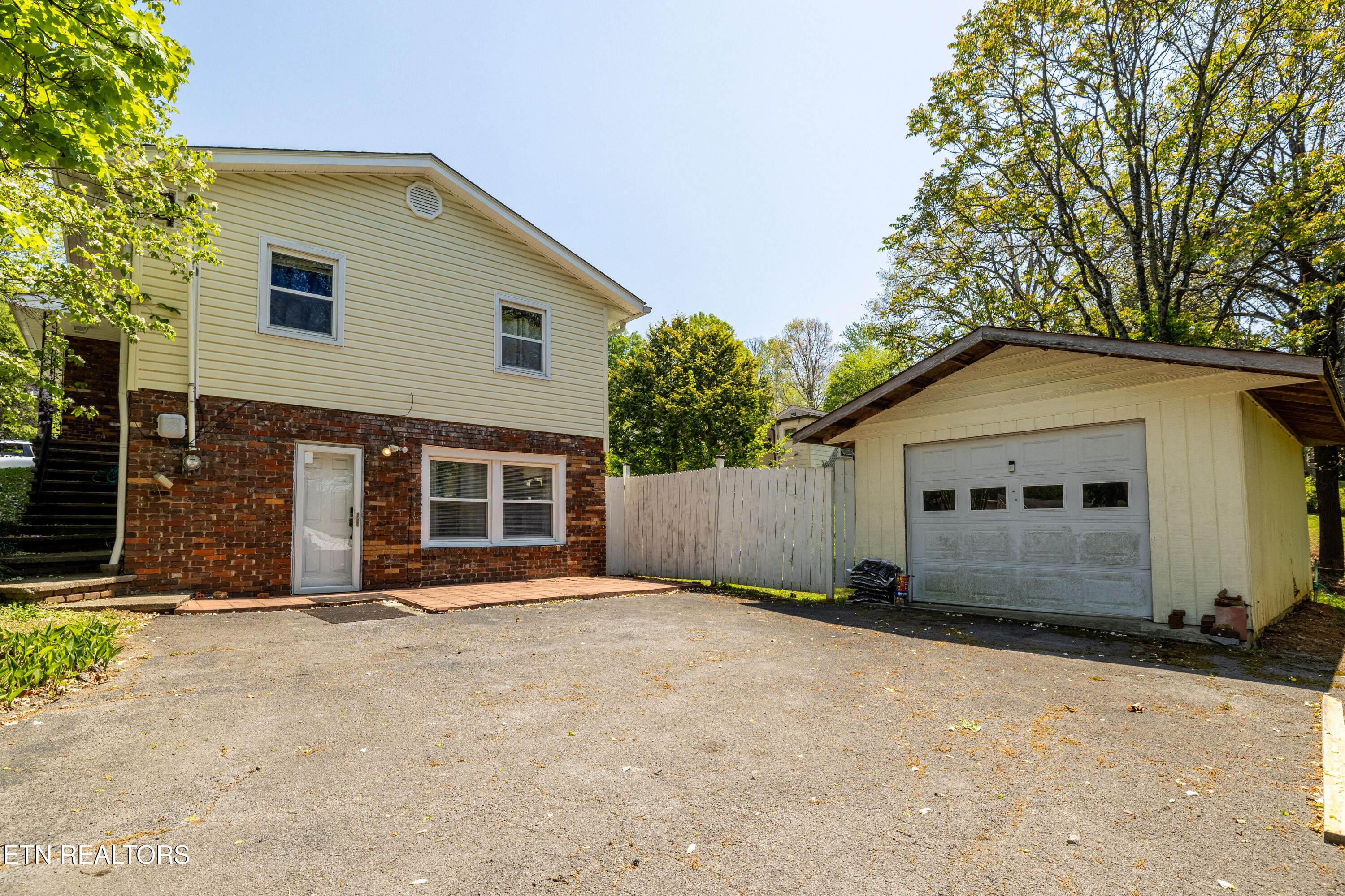 3808 Oakwood Lane Knoxville, TN 37921 - Photo 39 of 40 3808OakwoodLn-23