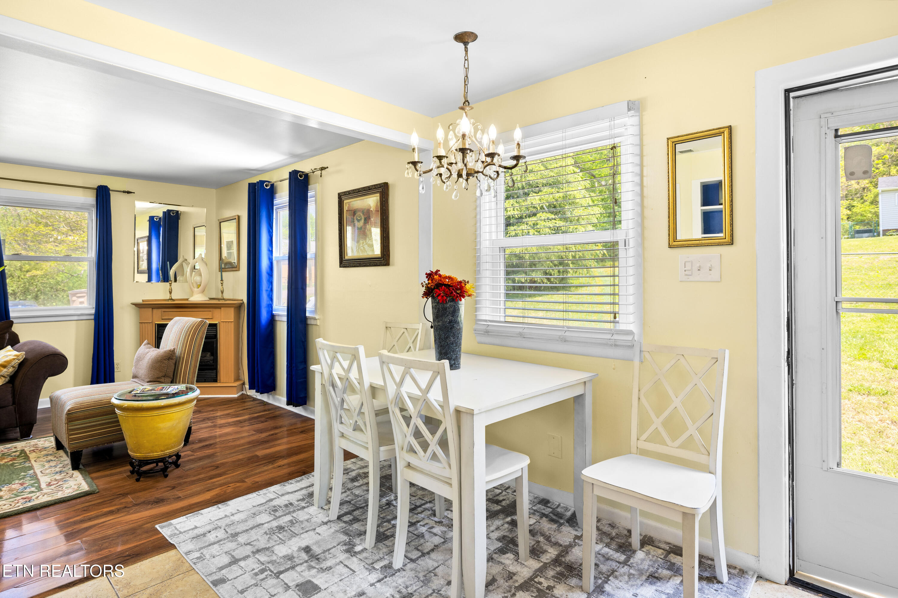 3808 Oakwood Lane Knoxville, TN 37921 - Photo 4 of 40 3808OakwoodLn-3