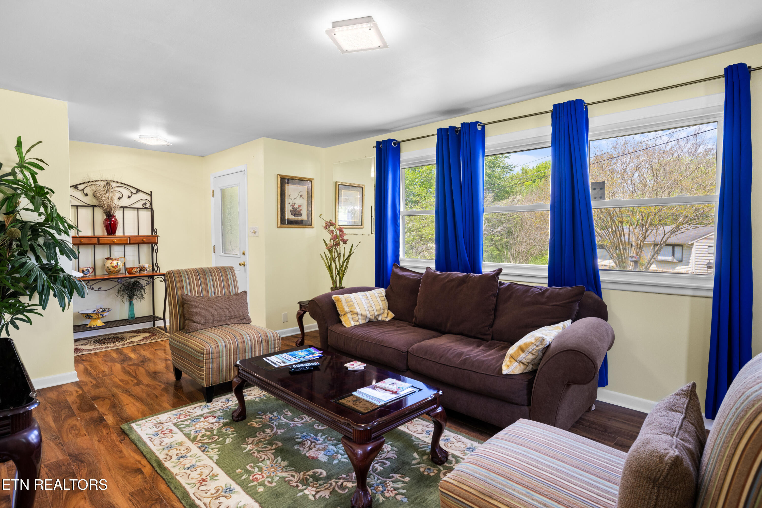 3808 Oakwood Lane Knoxville, TN 37921 - Photo 7 of 40 3808OakwoodLn-6