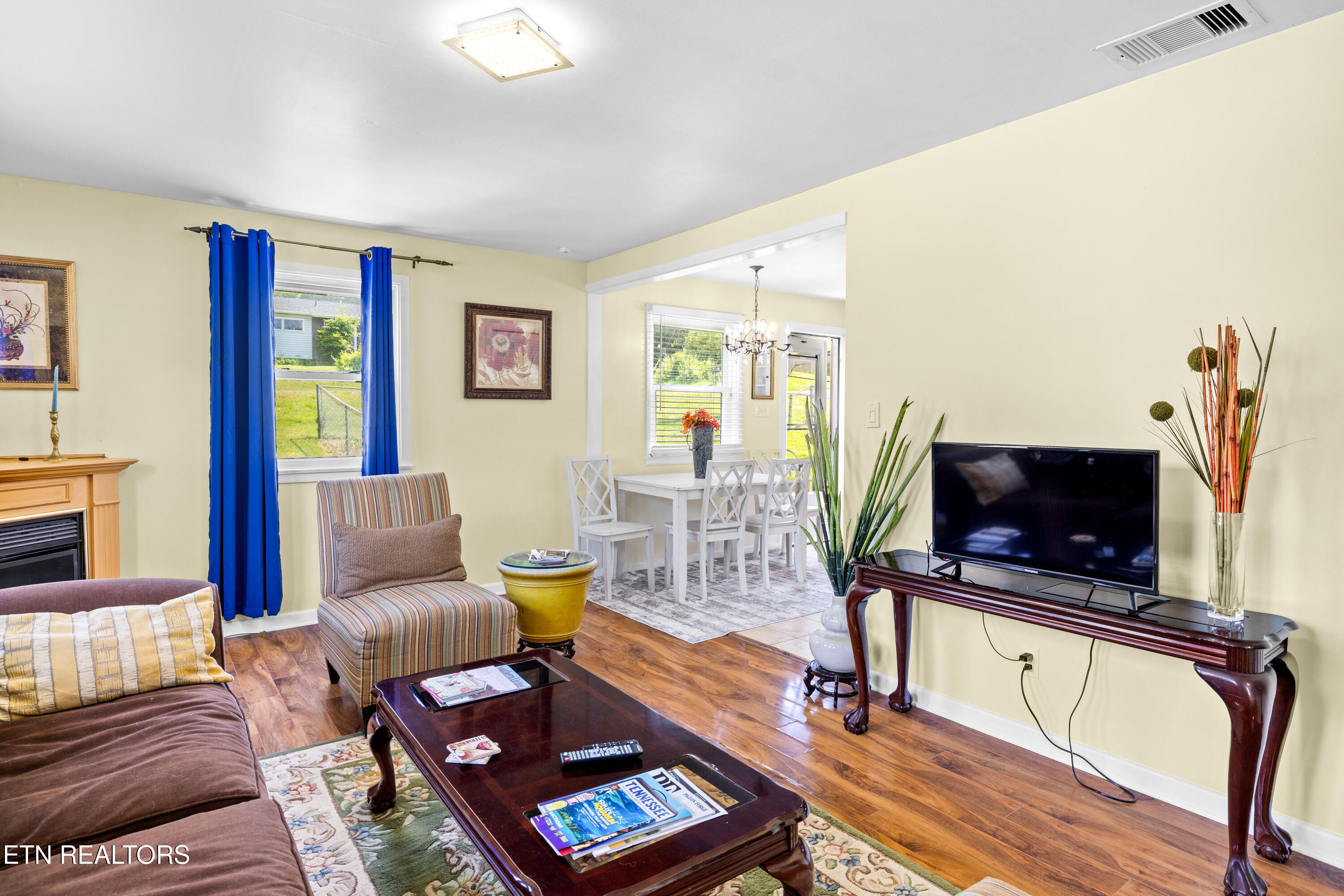 3808 Oakwood Lane Knoxville, TN 37921 - Photo 10 of 40 3808OakwoodLn-9