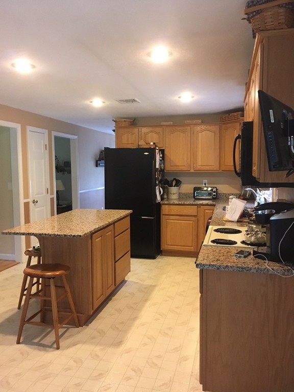 640 Townsend Harbor Road Lunenburg, MA 01462 - Photo 7 of 25