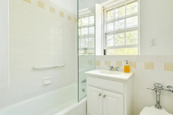 $899,000 | 41 Bowdoin Street, Unit 28, Cambridge, MA 02138