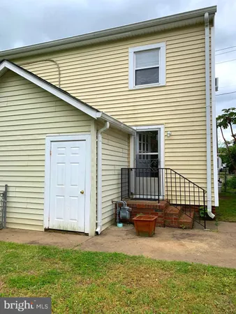 $1,500 | 113 Hawke Street, Fredericksburg, VA 22401