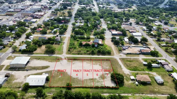 $49,900 | 7 South Titus Street, Giddings, TX 78942