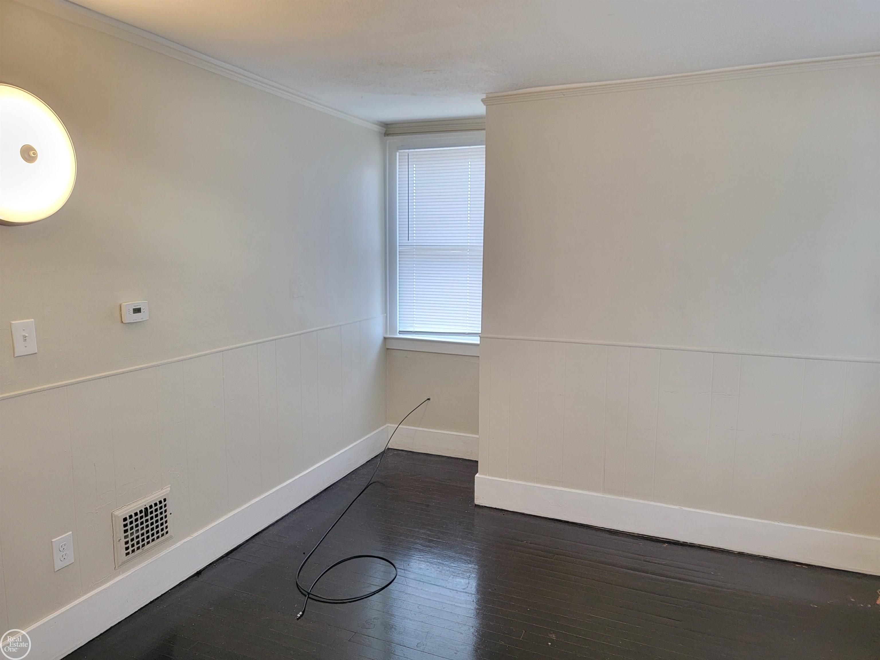 15350 East 10 Mile Road Eastpointe, MI 48021 - Photo 9 of 16