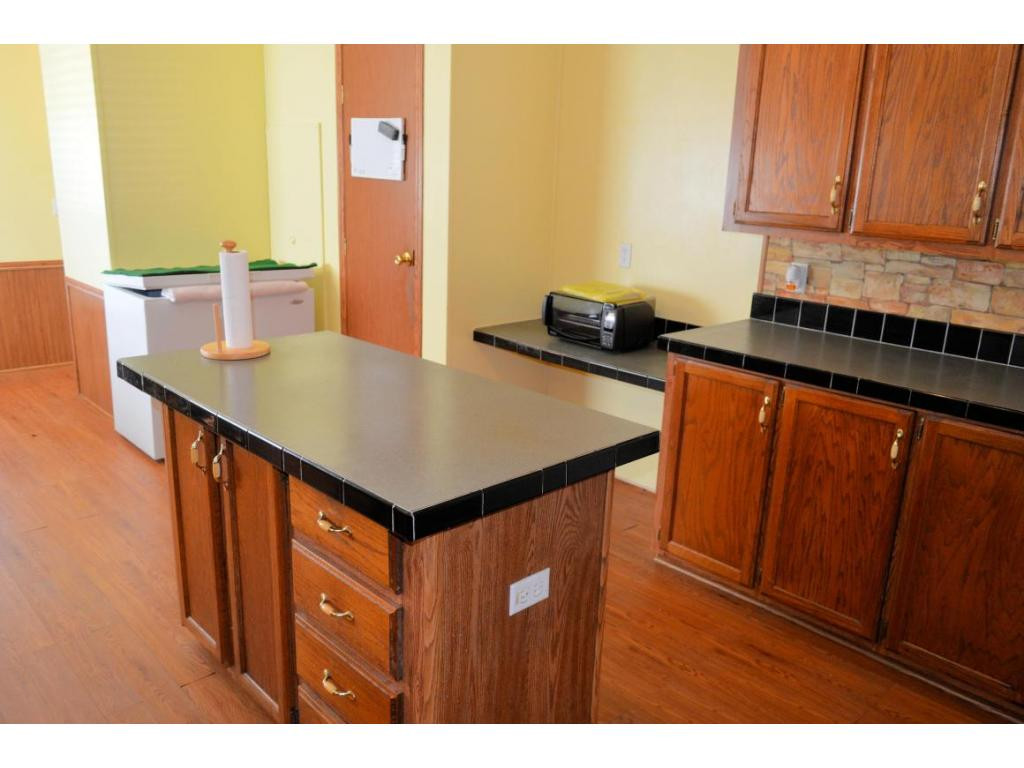 485 South Water Fork Road Greeneville, TN 37743 - Photo 11 of 24 Kitchen with island