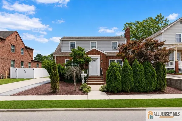 $699,999 | 640 Florida Grove Road, Keasbey, NJ 08832