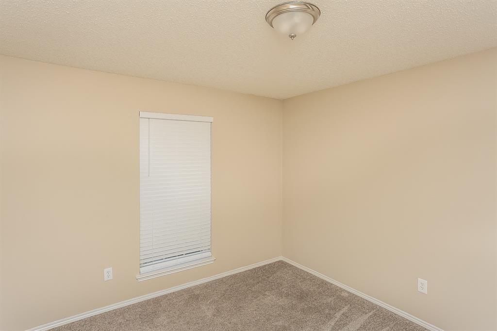 8009 Blue Duck Trail Arlington, TX 76002 - Photo 11 of 16 a view of a small space
