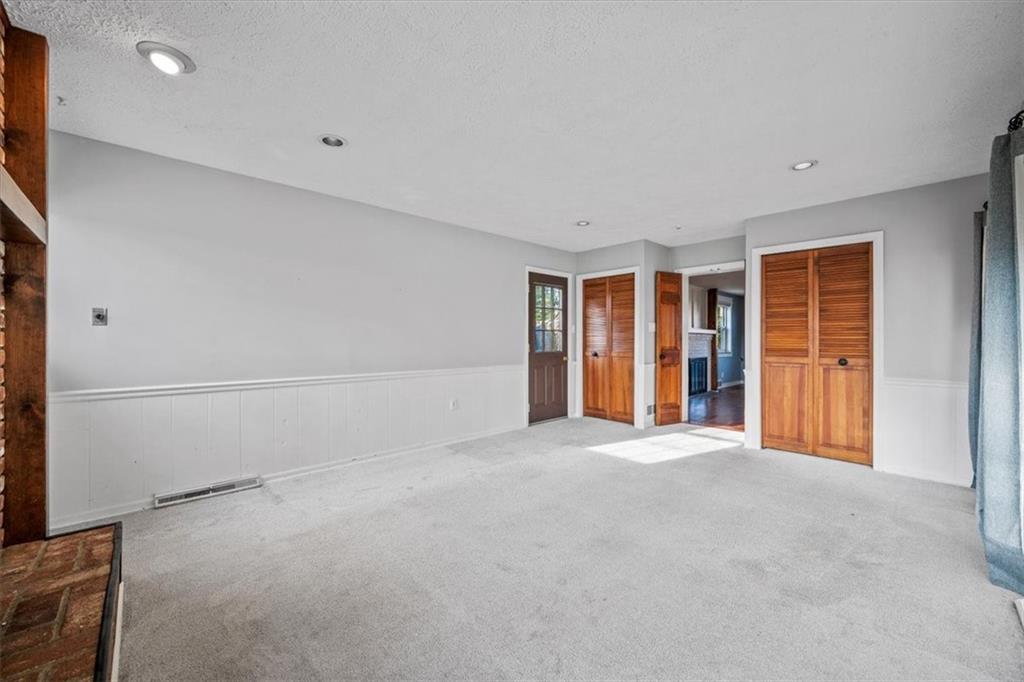 8194 Peebles Road Pittsburgh, PA 15237 - Photo 15 of 33
