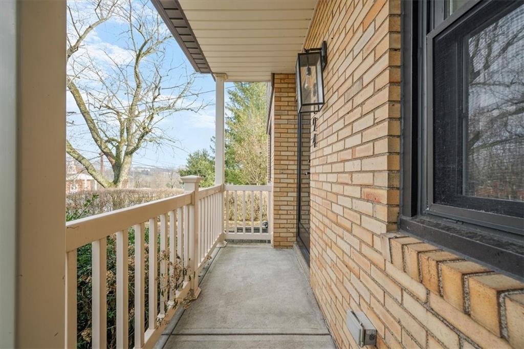 8194 Peebles Road Pittsburgh, PA 15237 - Photo 3 of 33
