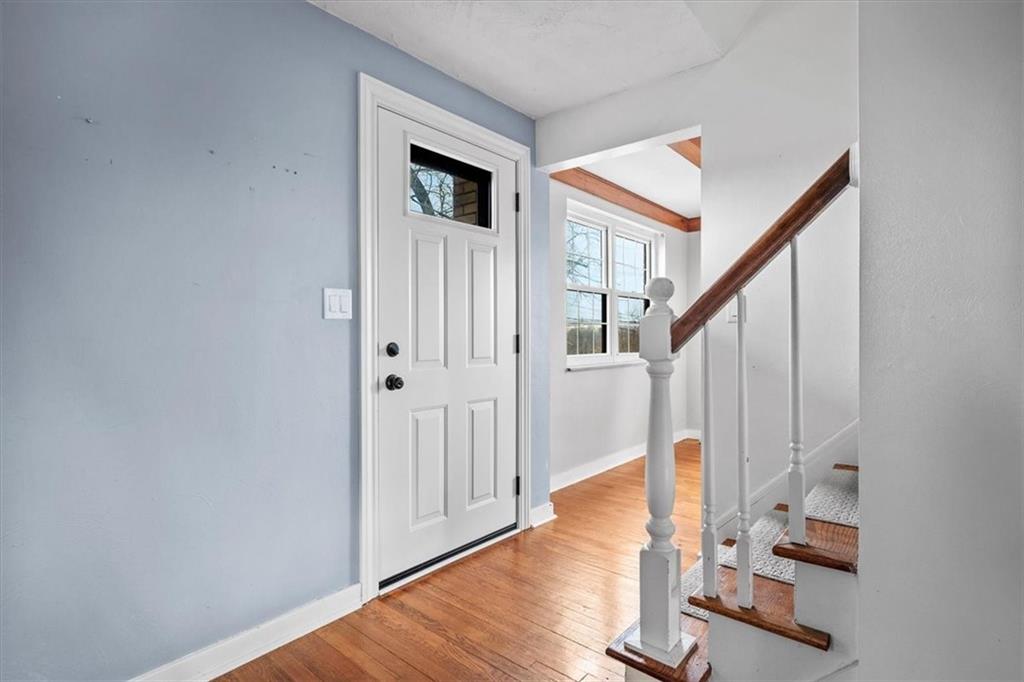 8194 Peebles Road Pittsburgh, PA 15237 - Photo 4 of 33