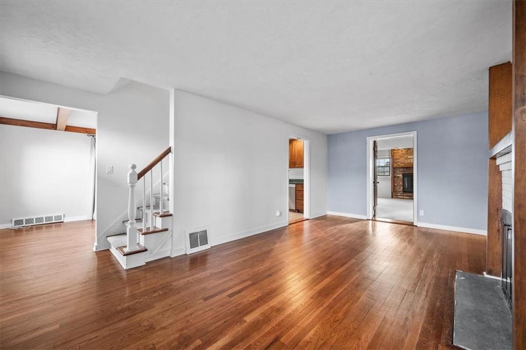 8194 Peebles Road Pittsburgh, PA 15237 - Photo 5 of 33