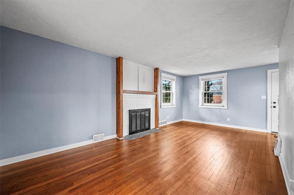 8194 Peebles Road Pittsburgh, PA 15237 - Photo 7 of 33