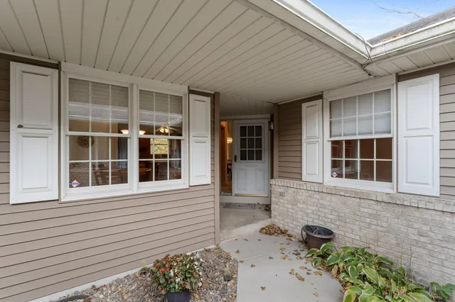 $439,000 | 14915 57th Street North, Oak Park Heights, MN 55082