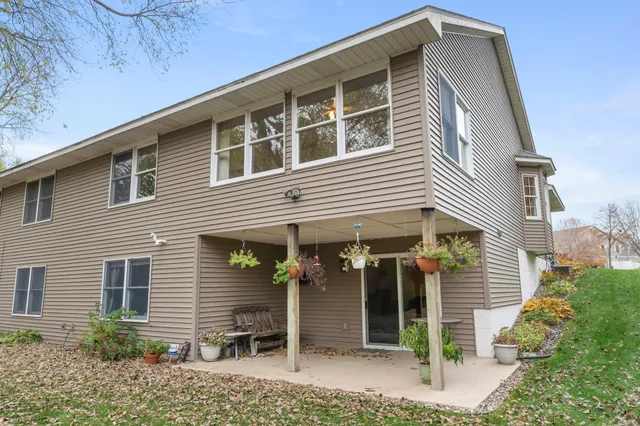 $439,000 | 14915 57th Street North, Oak Park Heights, MN 55082