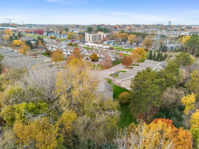 $439,000 | 14915 57th Street North, Oak Park Heights, MN 55082