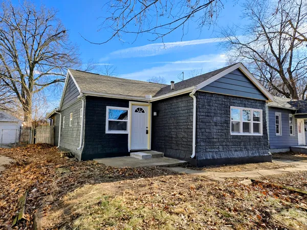 $107,500 | 1208 South 3rd Street, Pekin, IL 61554
