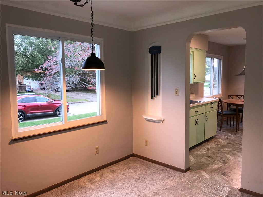 6564 Ridgewood Lakes Drive Parma, OH 44129 - Photo 12 of 33 Dining area right off the kitchen.