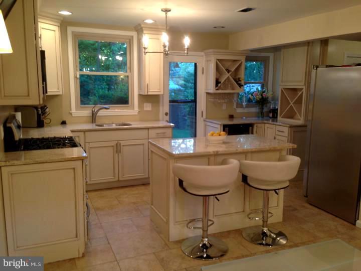 3912 Netherfield Road Philadelphia, PA 19129 - Photo 13 of 25 Kitchen