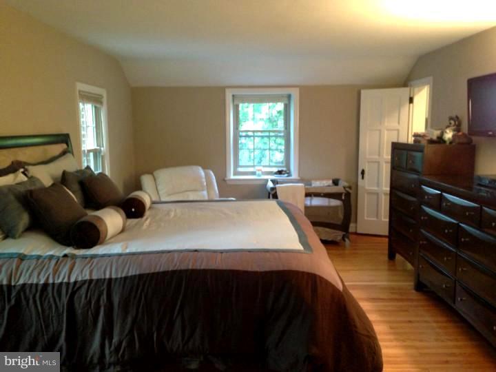 3912 Netherfield Road Philadelphia, PA 19129 - Photo 22 of 25 Master Bedroom