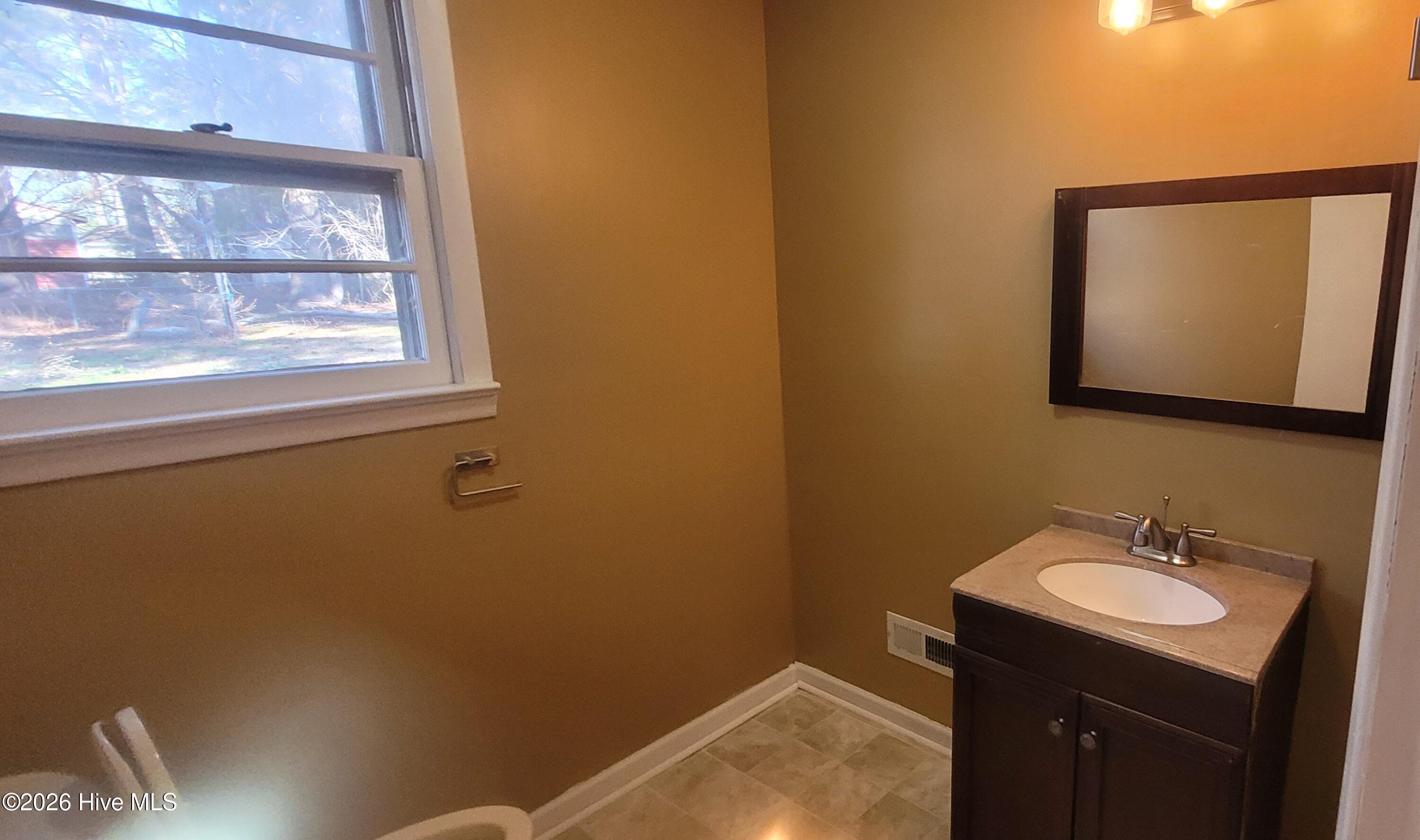 1718 Providence Road Elizabeth City, NC 27909 - Photo 11 of 13 Half Bath