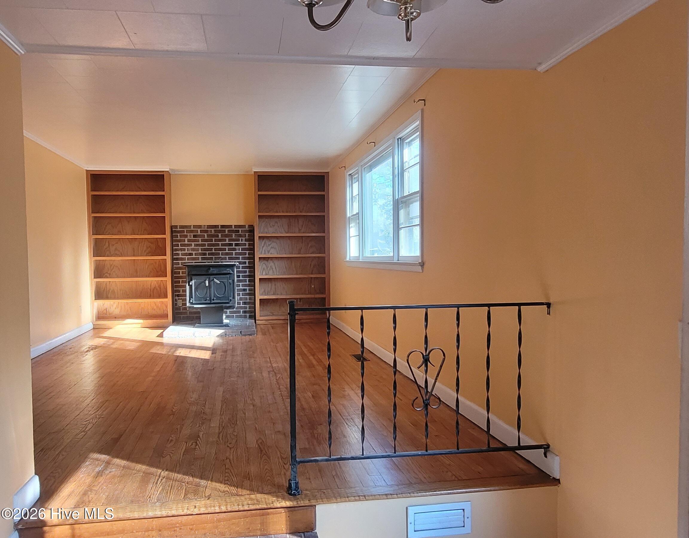 1718 Providence Road Elizabeth City, NC 27909 - Photo 2 of 13 Livingroom