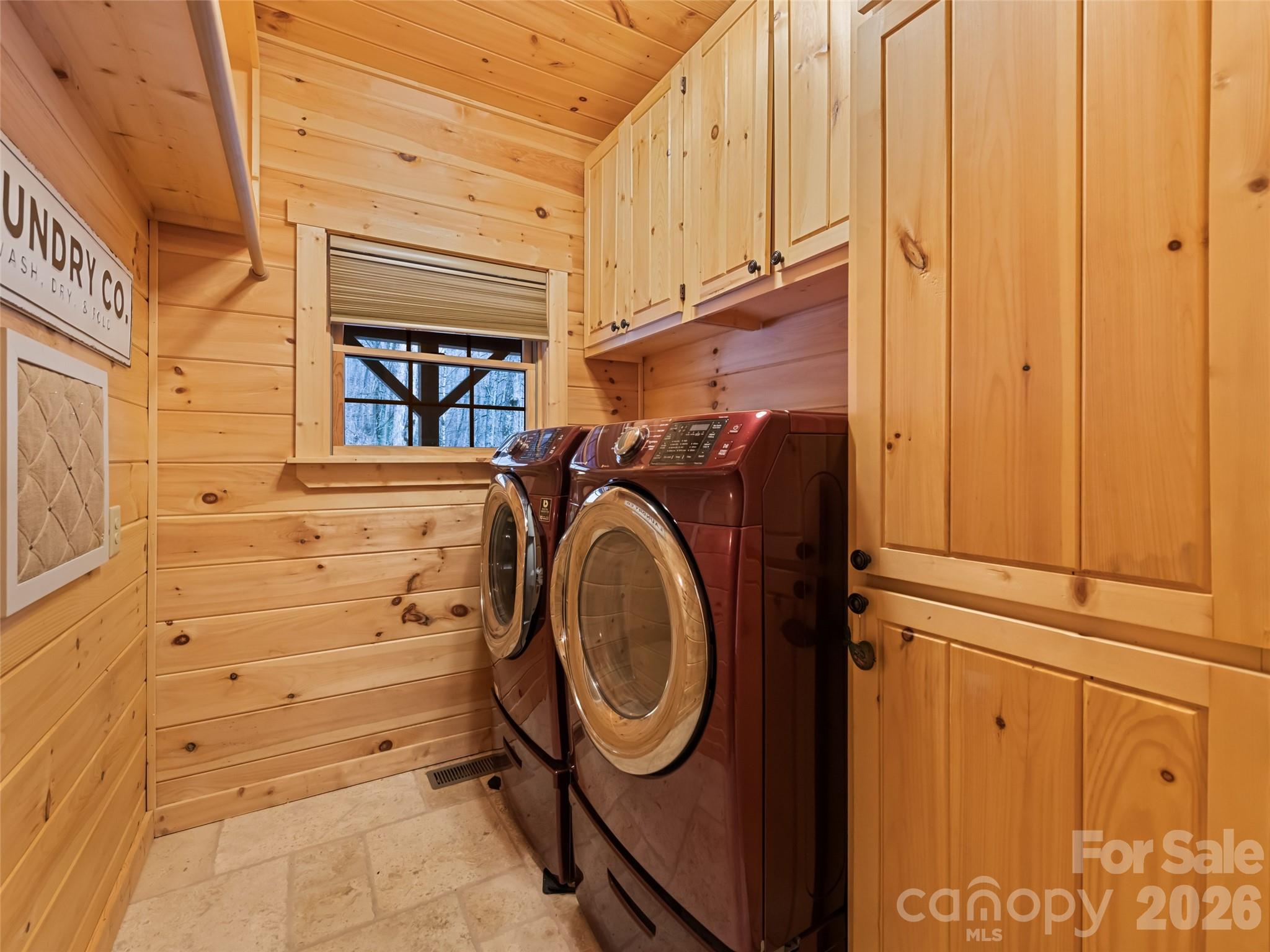 693 High Splendor Drive Robbinsville, NC 28771 - Photo 23 of 48 a utility room with dryer and washer