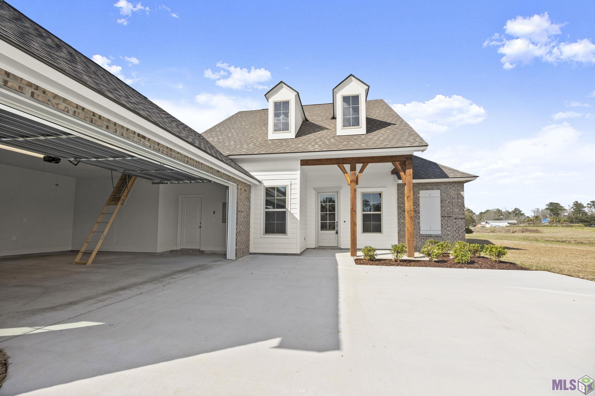 21563 Yellow Fin Drive Springfield, LA 70462 - Photo 3 of 4