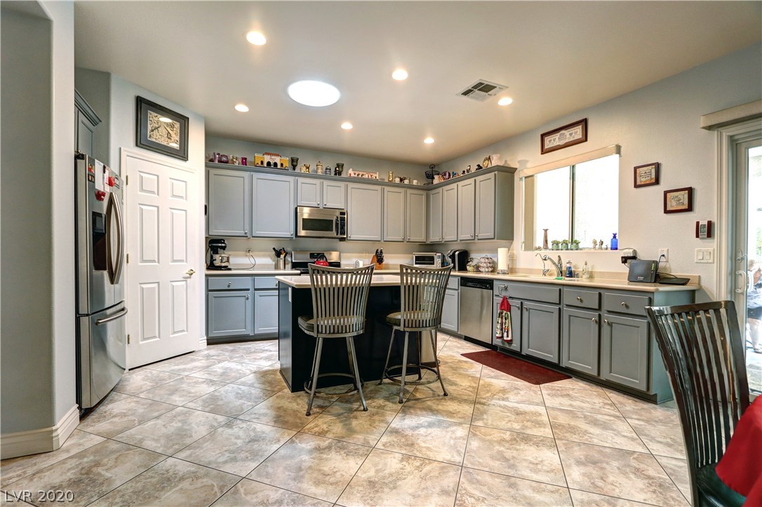3041 Fort Stanwix Road Henderson, NV 89052 - Photo 5 of 25 Gallery Image 5