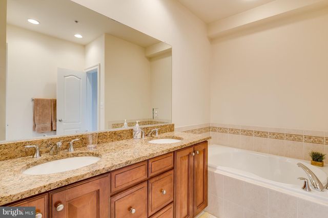 $998,500 | 1842 Potomac Greens Drive, Alexandria, VA 22314