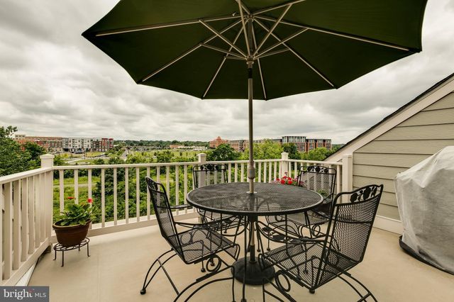 $998,500 | 1842 Potomac Greens Drive, Alexandria, VA 22314