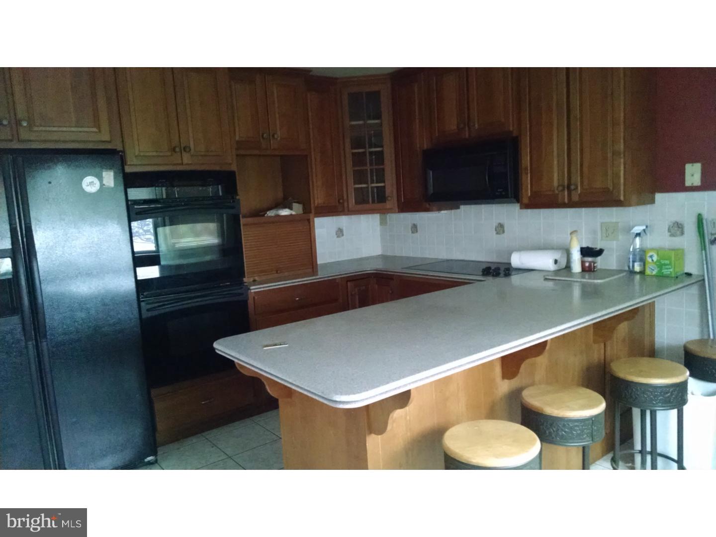 391 Moyer Road Reading, PA 19606 - Photo 3 of 16