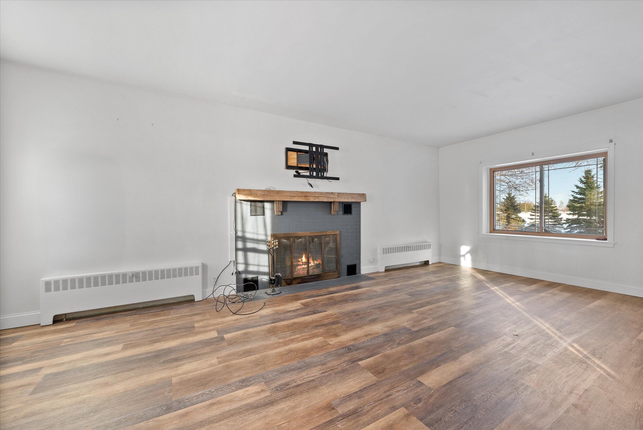 5258 Maple Road Trenton, WI 53095 - Photo 11 of 61 10-Living Room