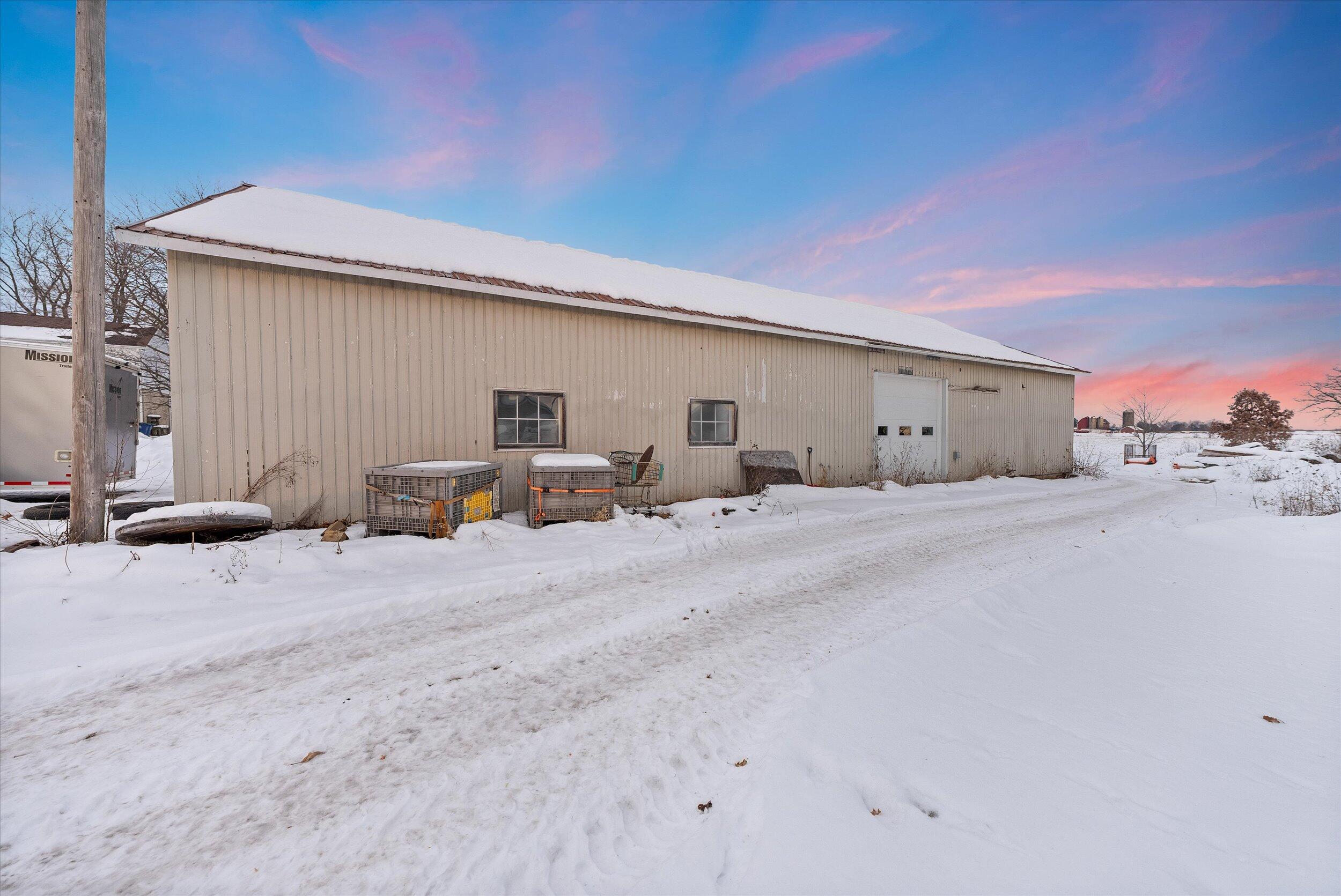 5258 Maple Road Trenton, WI 53095 - Photo 33 of 61 32-Shop