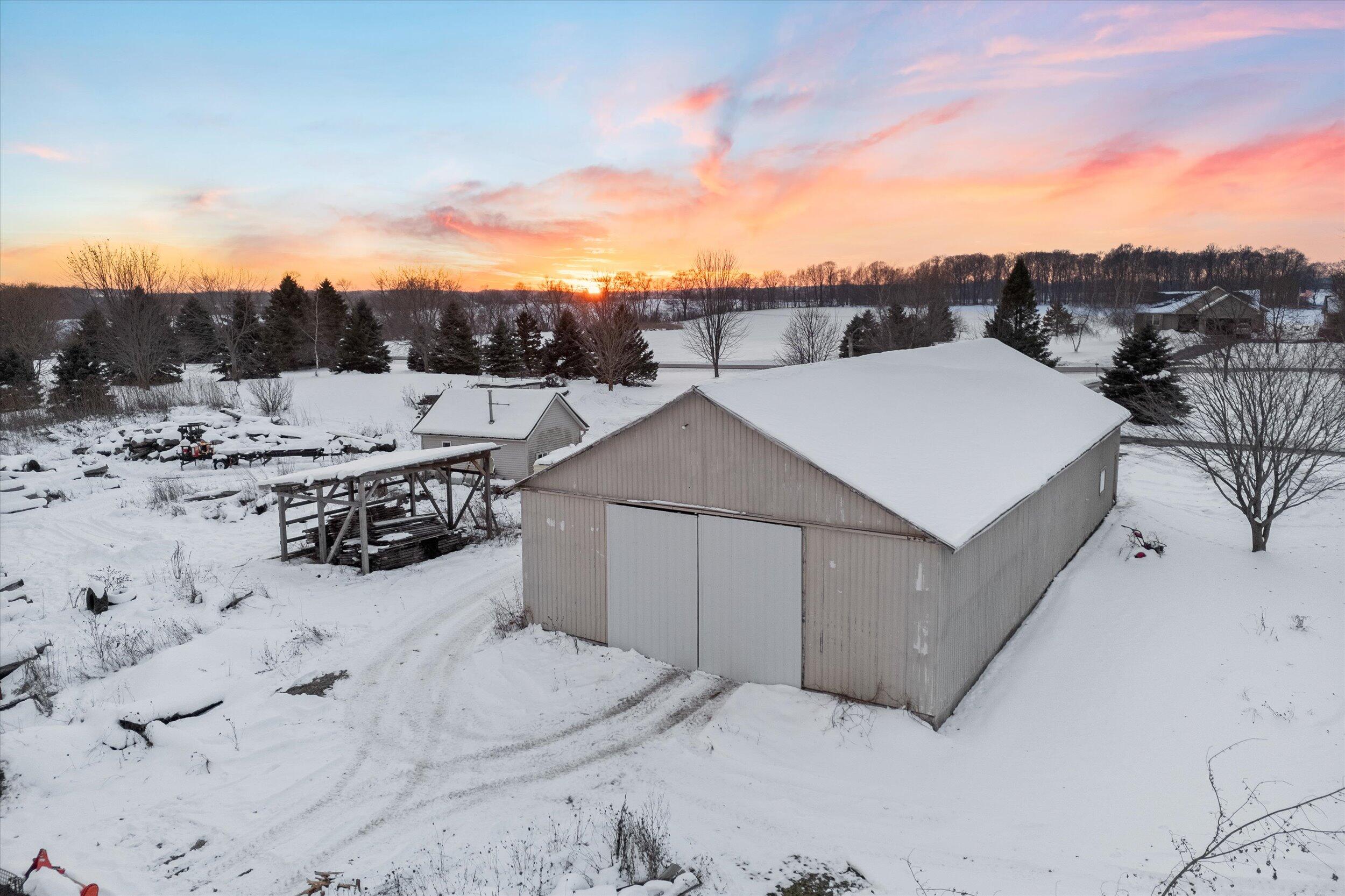 5258 Maple Road Trenton, WI 53095 - Photo 36 of 61 35-Shop