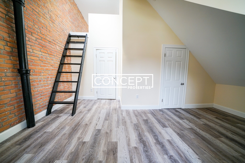 22 Winslow Road, Unit 22 Brookline, MA 02446 - Photo 20 of 25