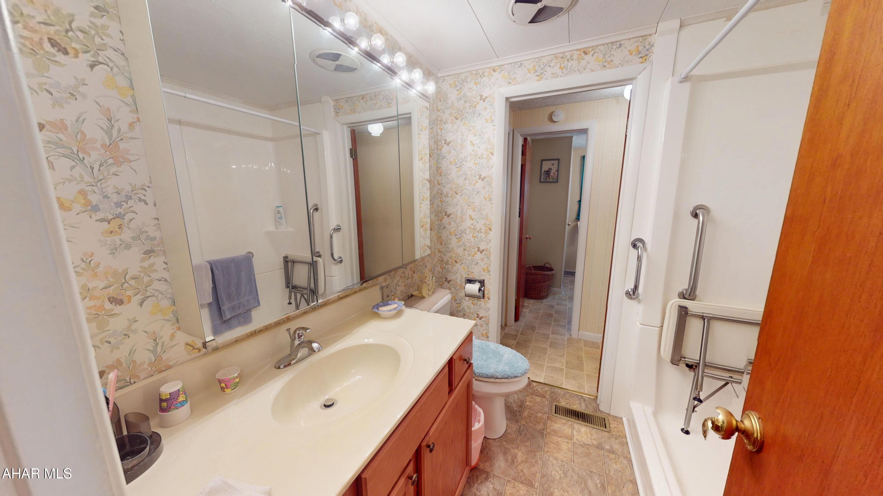 1613 Burk Road East Freedom, PA 16637 - Photo 10 of 23