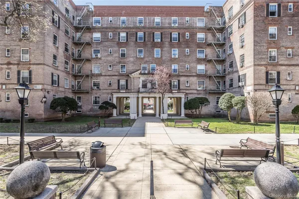 $325,000 | 55-23 31st Avenue, Unit 1 | Woodside