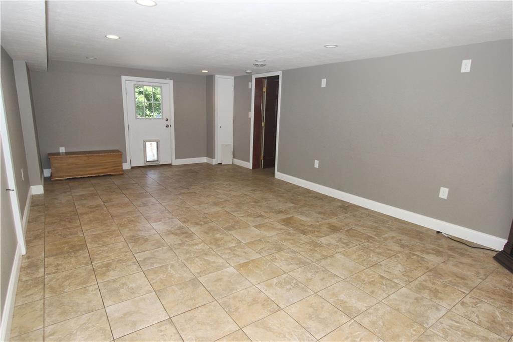 335 Rockfield Road Pittsburgh, PA 15243 - Photo 13 of 25