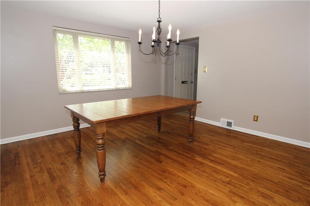 335 Rockfield Road Pittsburgh, PA 15243 - Photo 5 of 25