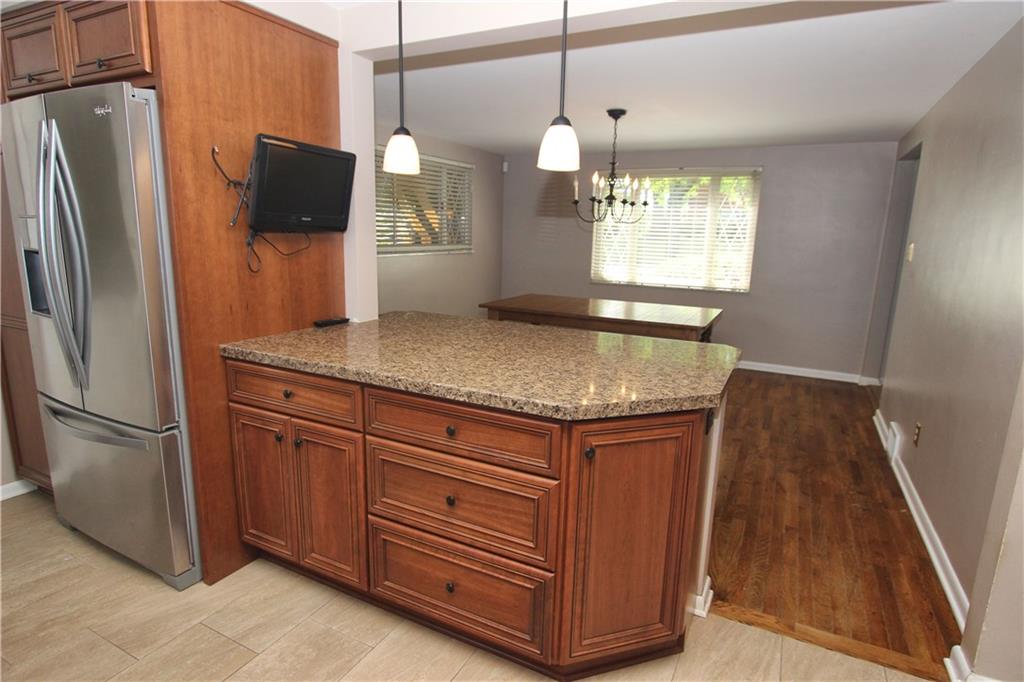 335 Rockfield Road Pittsburgh, PA 15243 - Photo 9 of 25