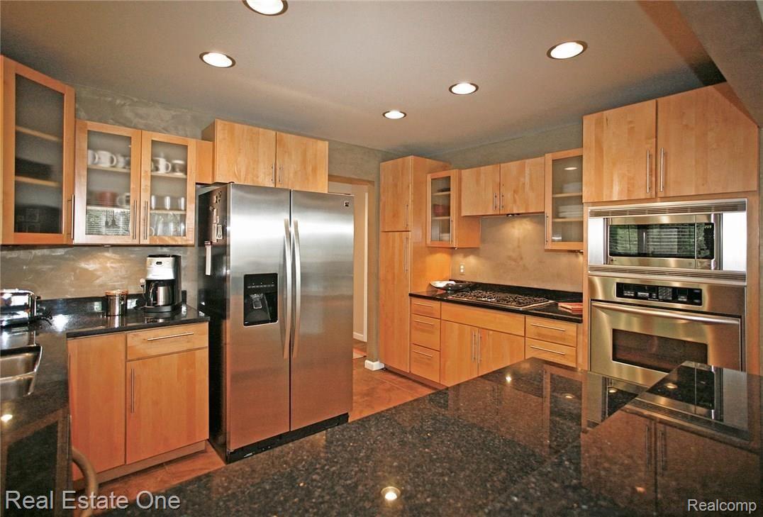 225 South Helen Avenue Rochester, MI 48307 - Photo 15 of 20 helen 12.JPG