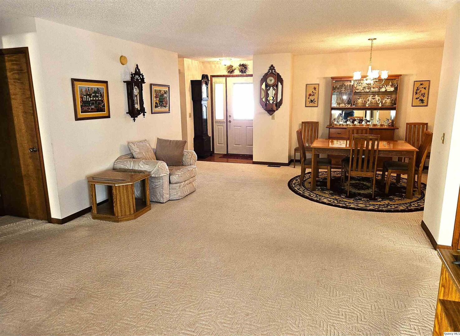 2914 Bluff Ridge Drive Quincy, IL 62305 - Photo 8 of 25 Gallery Image 8