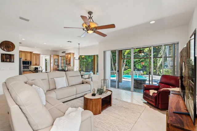 $1,395,000 | 19270 Skyridge Circle, Boca Raton, FL 33498