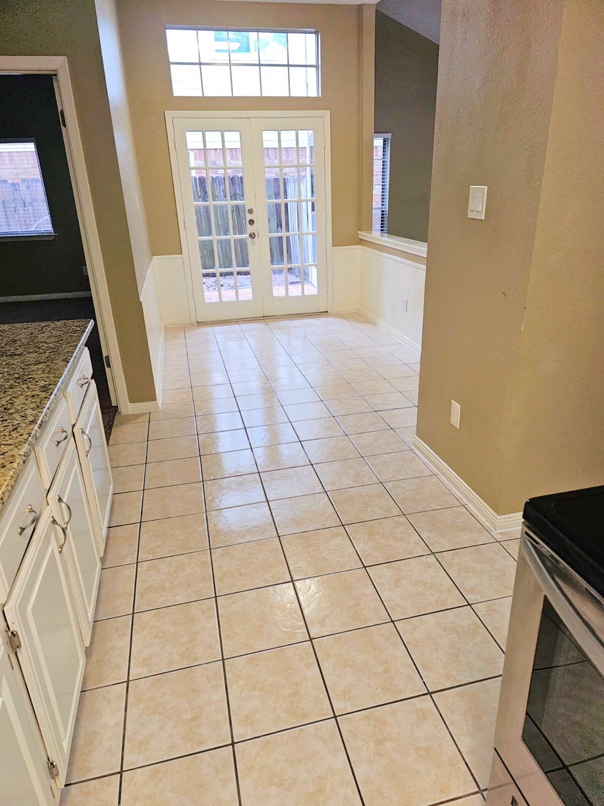 2618 Quarry Hill Road Sugar Land, TX 77478 - Photo 6 of 15 a view of an empty room with a window