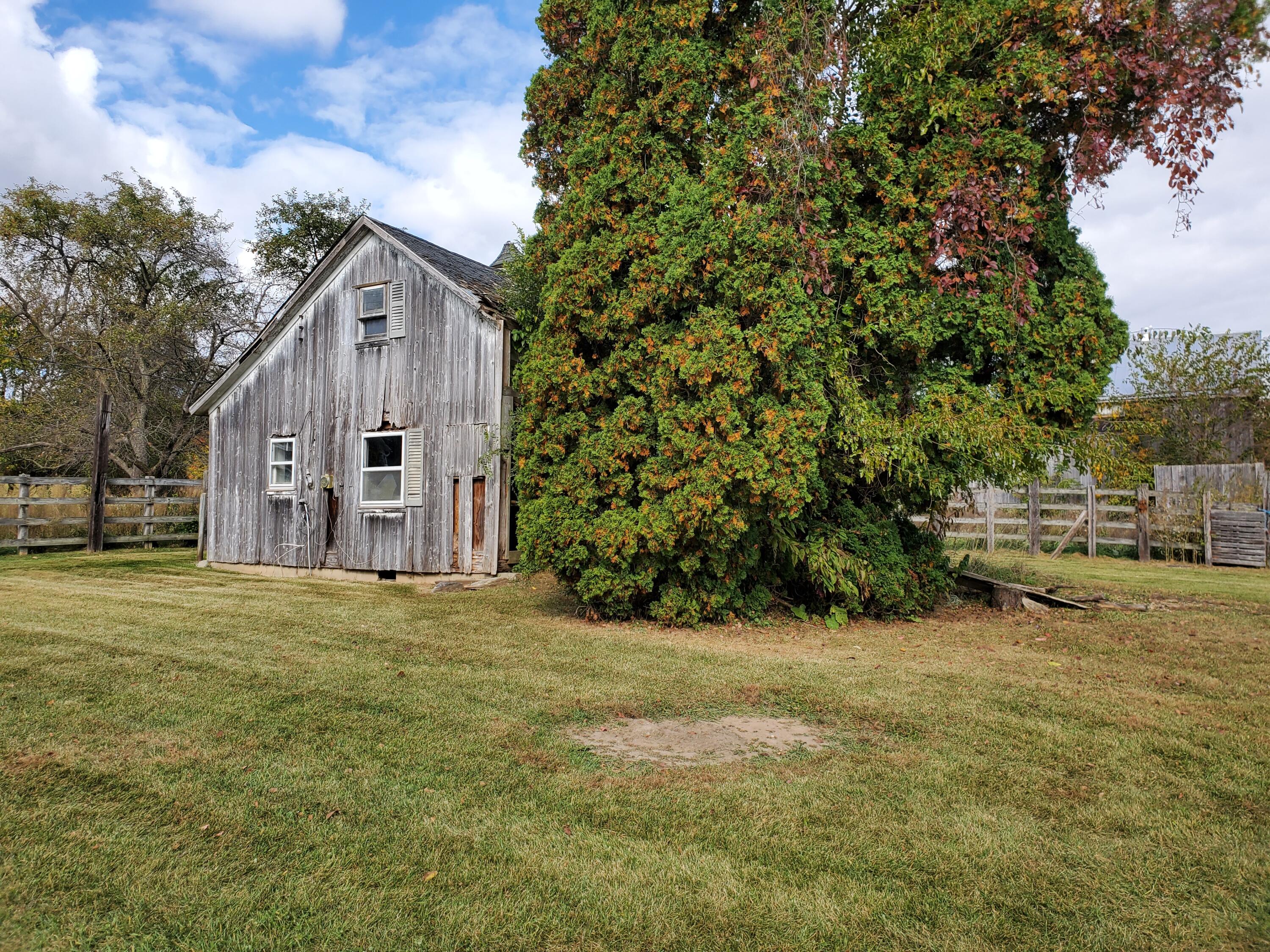 13240 Folks Road Hanover, MI 49241 - Photo 7 of 43 20221008_115522