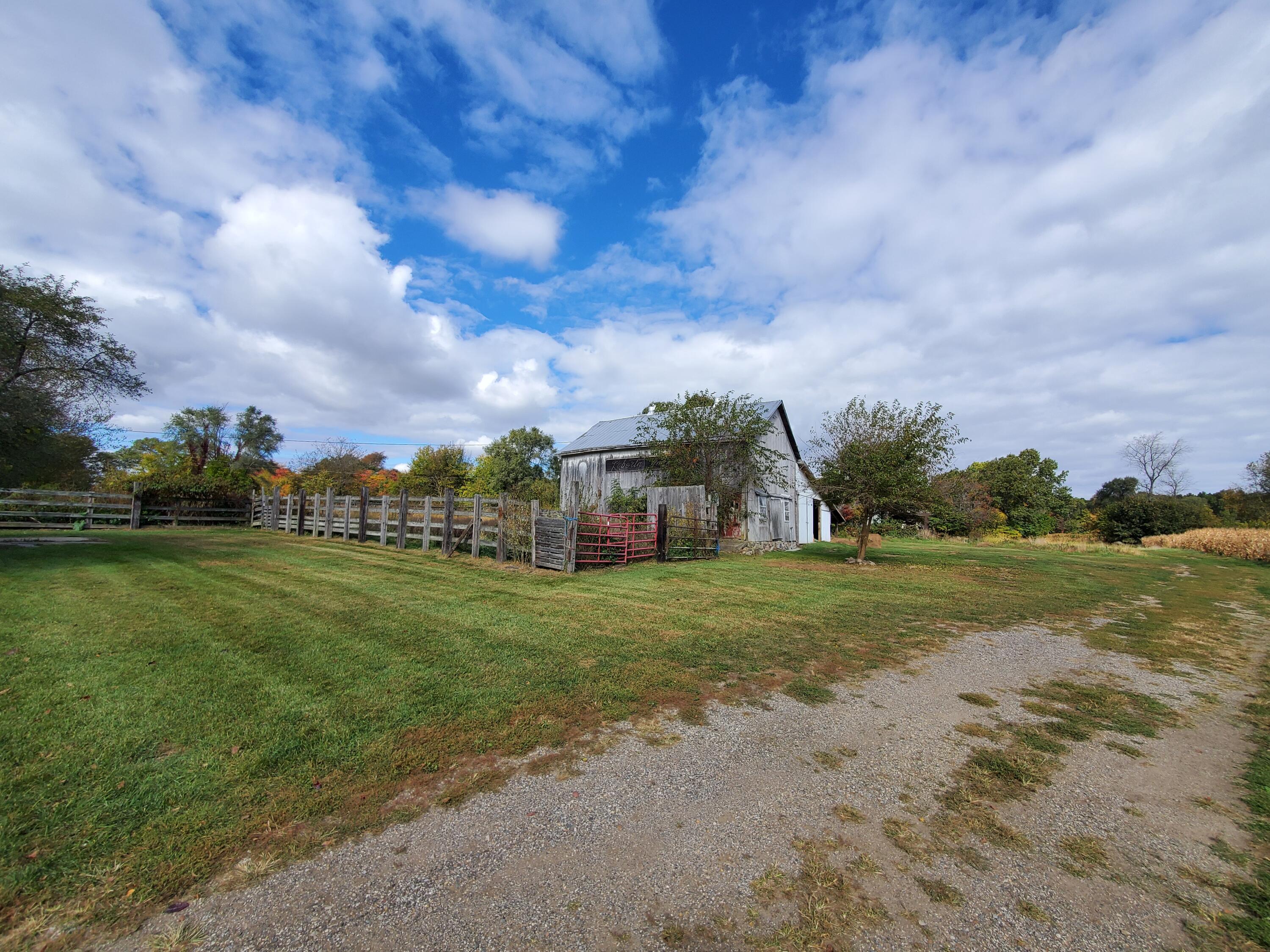 13240 Folks Road Hanover, MI 49241 - Photo 9 of 43 20221008_115550