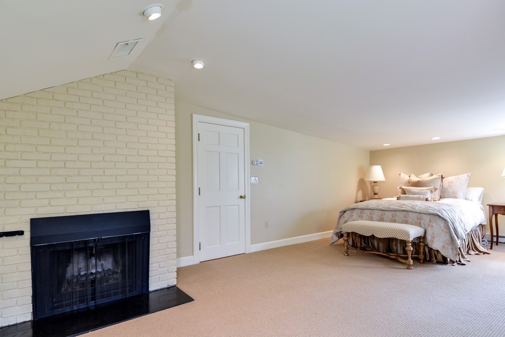 56 Monadnock Road Wellesley, MA 02481 - Photo 24 of 29 Gallery Image 24