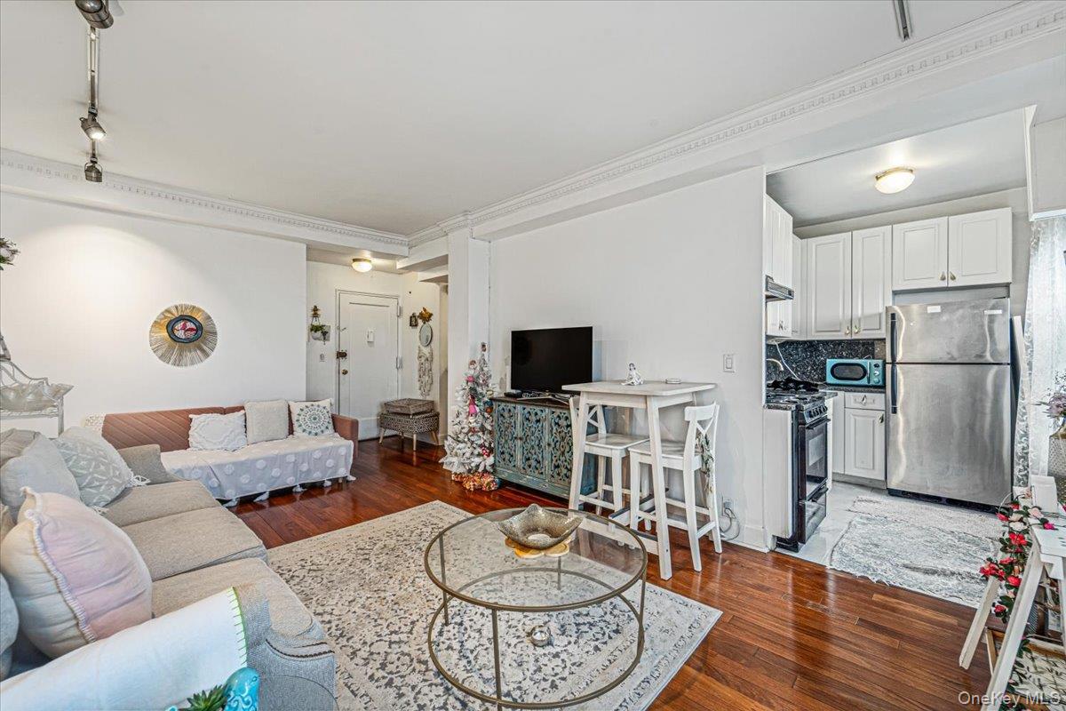 99-60 63rd Road, Unit 7S Queens, NY 11374 - Photo 4 of 13 Gallery Image 4